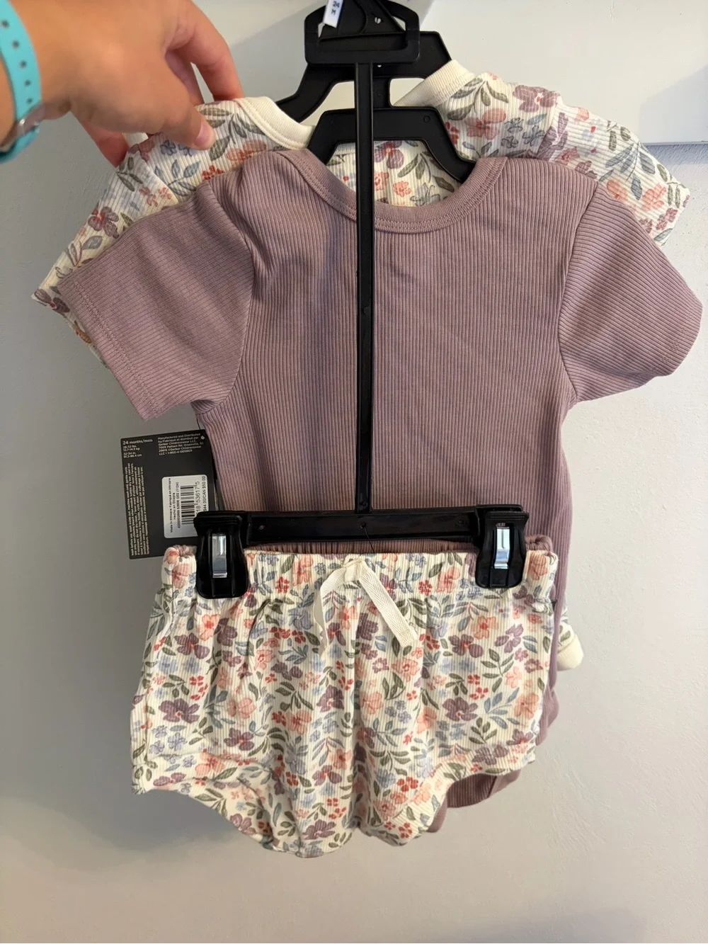 Modern Moments by Gerber 4-pack short sleeve bodysuit/shorts set